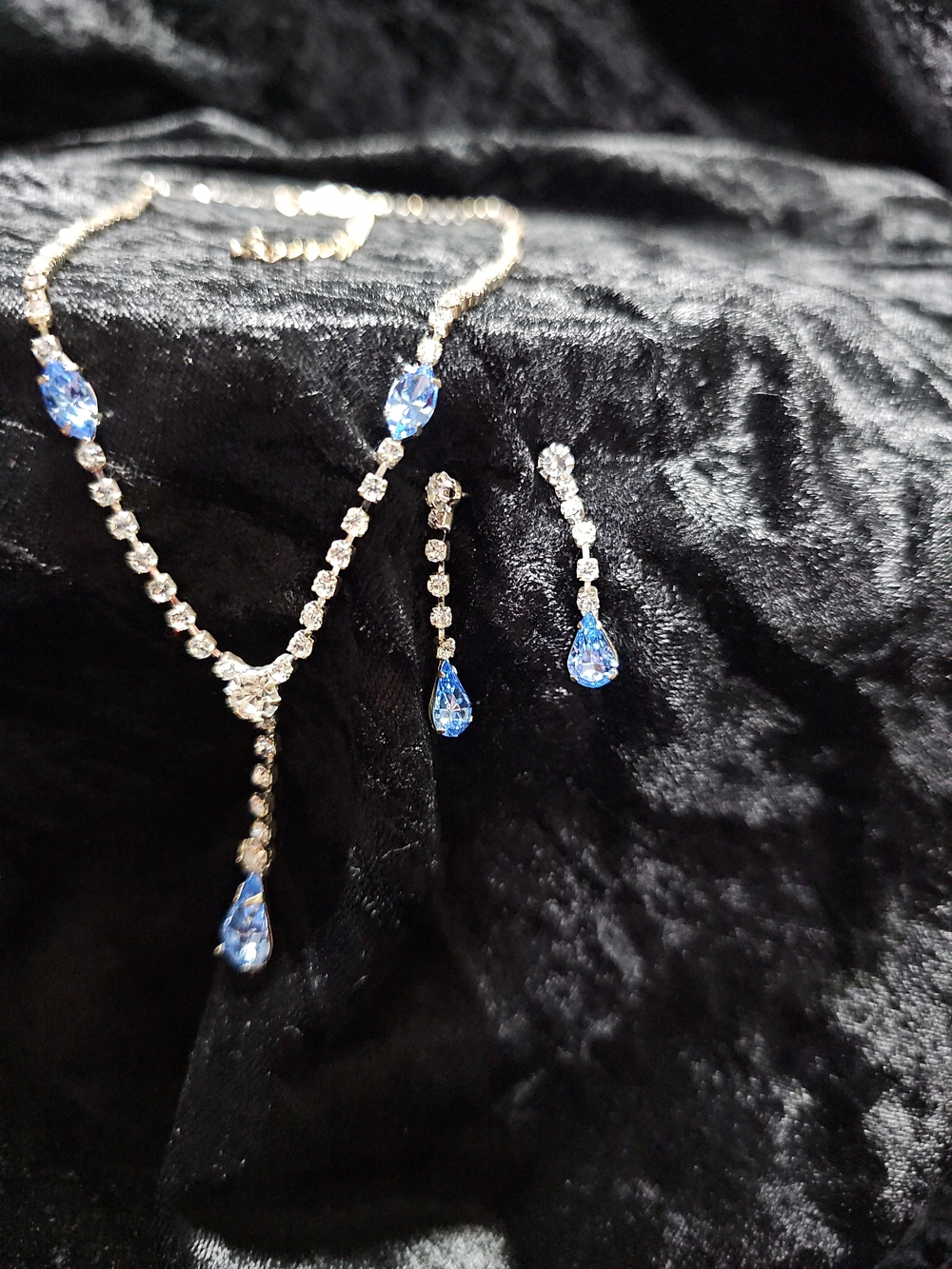 Blue Teardrop Crystal Necklace & Earrings Set (vintage)